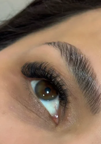 Extensão de Cílios e Brow Lamination - Individuale Beauty